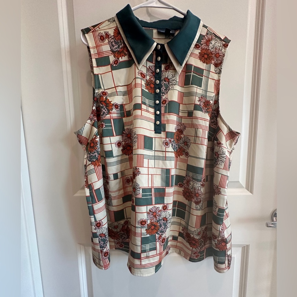 ModCloth Vintage style Peter Pan Collar floral shirt